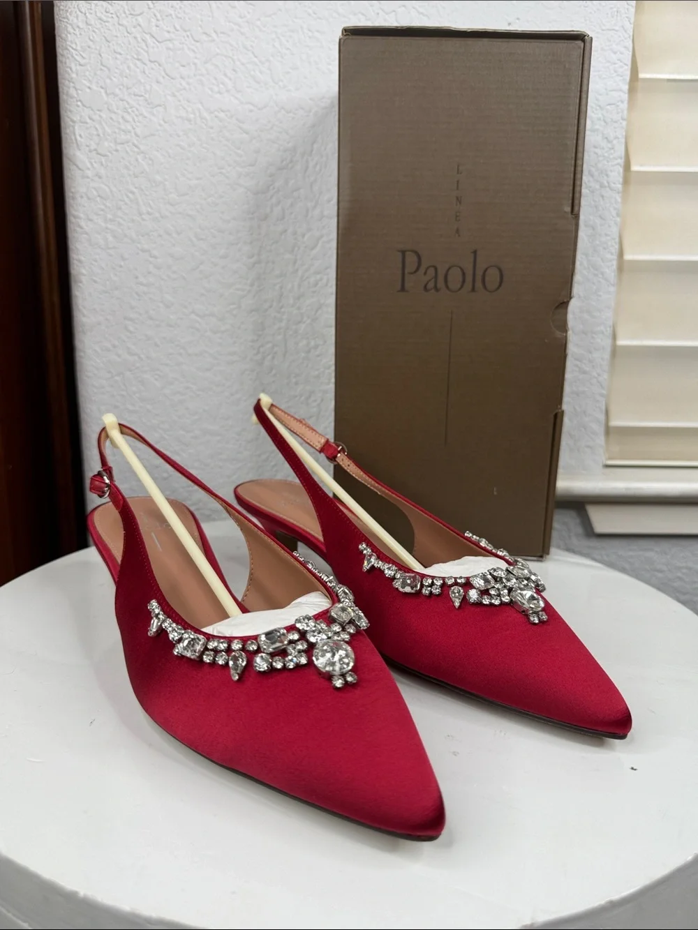 LINEA PAOLO CRYSTAL EMBELLISHED RED SATIN SLINGBACK KITTEN HEELS NIB SIZE 9.5